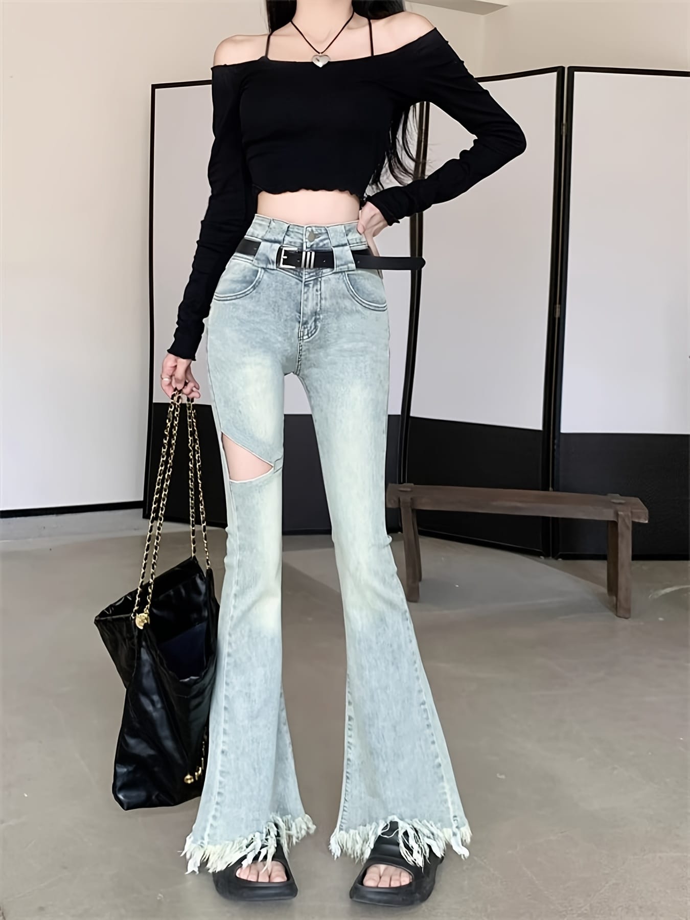 【脚長美脚】デニムパンツ ジーンズ レディース ジーパン ベルボトム ブーツカット 裾広がり ハイウエスト ダメージ加工 カットアウト 裾フリンジ 切りっぱなし ボトムス ストレッチ 体型カバー 着痩せ 細見え ヒップアップ 美尻 韓国レトロ 2025新作