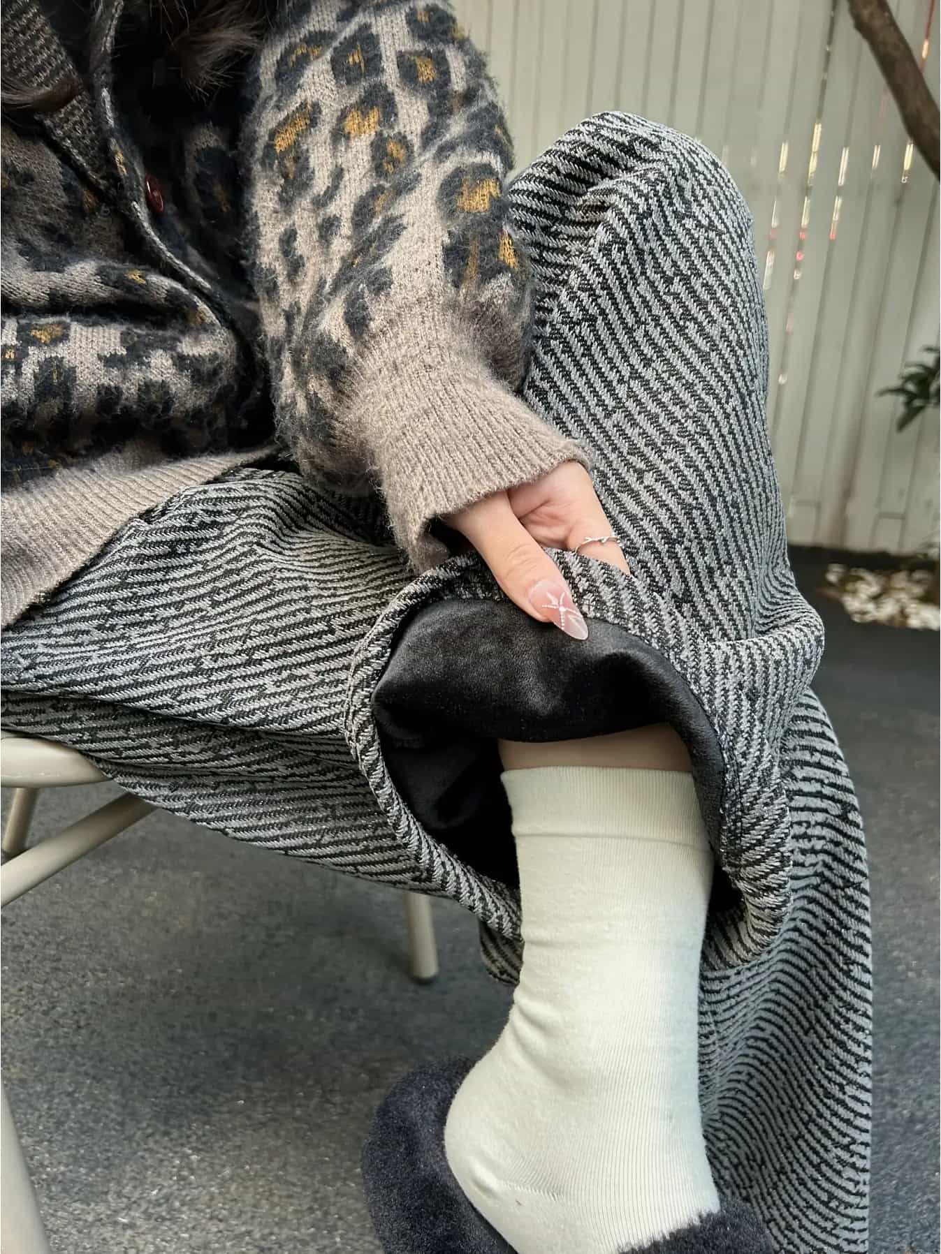 【暖か裏起毛】ワイドパンツ レディース ヘリンボーン 裏フリース パンツ ボトムス ズボン ストレート ロングパンツ ハイウエスト ウエストゴム ドロスト 楽ちん 伸縮 ストレッチ 暖かい 防寒 蓄熱 寒さ対策 厚手 体型カバー 着痩せ 細見え 脚長 美脚 きれいめ
