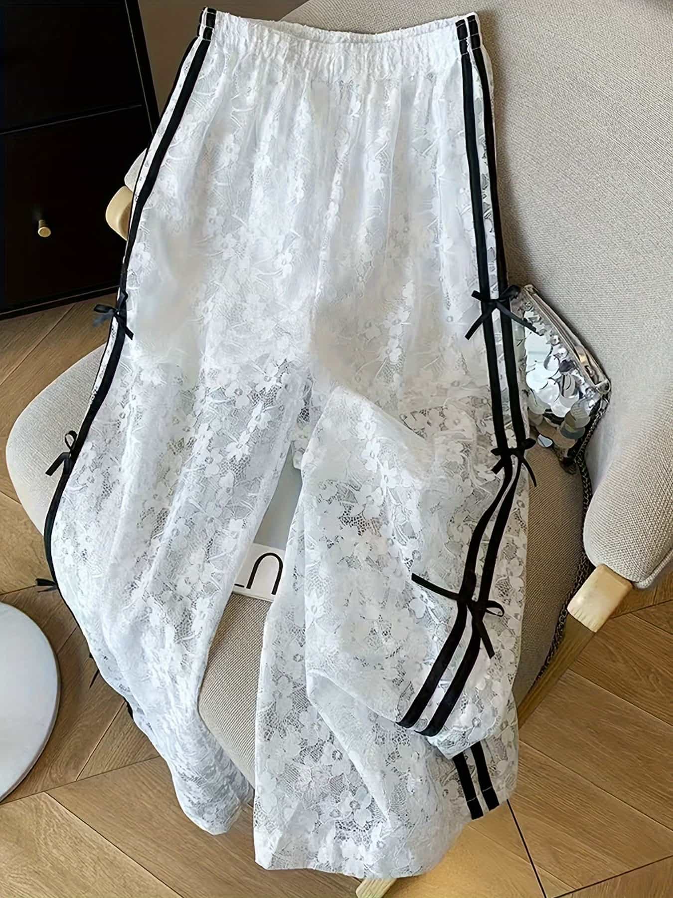 【新作】ワイドパンツ レディース 総レース 花柄 サイドライン リボン ボトムス ズボン ウエストゴム 楽ちん 透け感 シアー バイカラー モノトーン 配色 体型カバー 着痩せ 細見え 脚長 美脚 ゆったり 涼しい 春 夏 大人可愛い きれいめ カジュアル ストリート モード