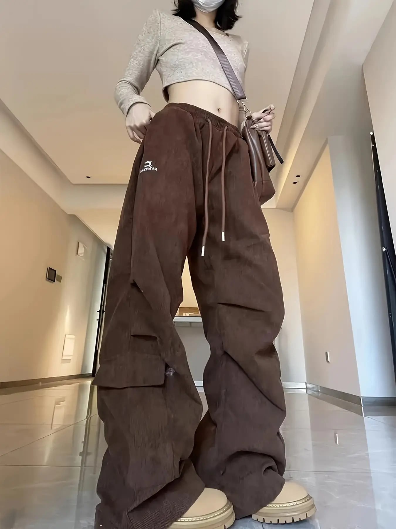 【ドロスト&times;ワイド】カーゴパンツ レディース コーデュロイ ワイドパンツ ワークパンツ ズボン ボトムス ロングパンツ ウエストゴム ストリート Y2K 韓国 ファッション ヴィンテージ風 レトロ カジュアル ダンス 衣装 体型カバー 着痩せ 脚長効果 ゆったり 楽ちん｜Yokos