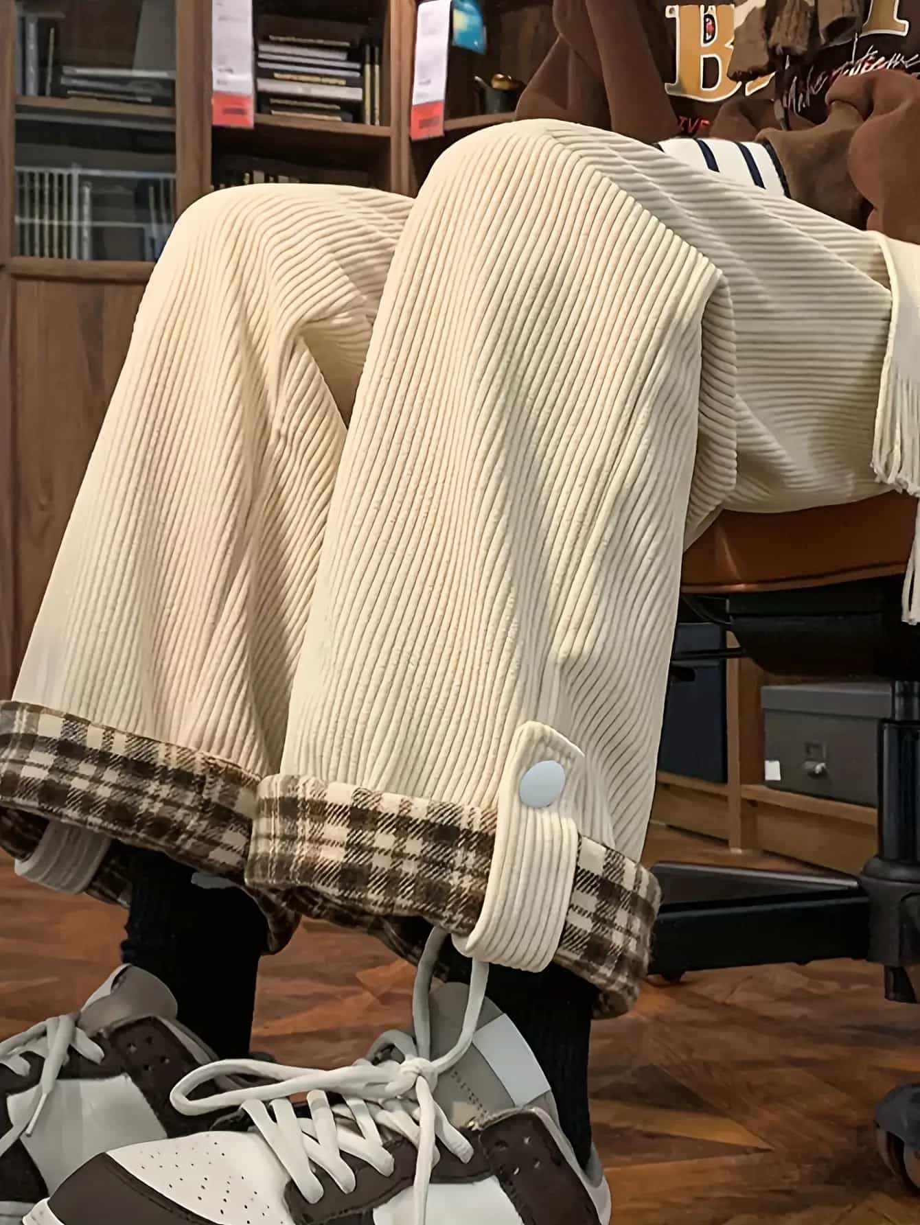 【コーデュロイ】 ワイドパンツ レディース ストレートパンツ チェック柄 裾ボタン 切り替え ズボン ボトムス コーデュロイパンツ リブパンツ ロングパンツ ゆったり 体型カバー ウエストゴム 楽ちん 脚長 美脚 着痩せ カジュアル 春 秋 冬 暖かい 厚手 ストリート