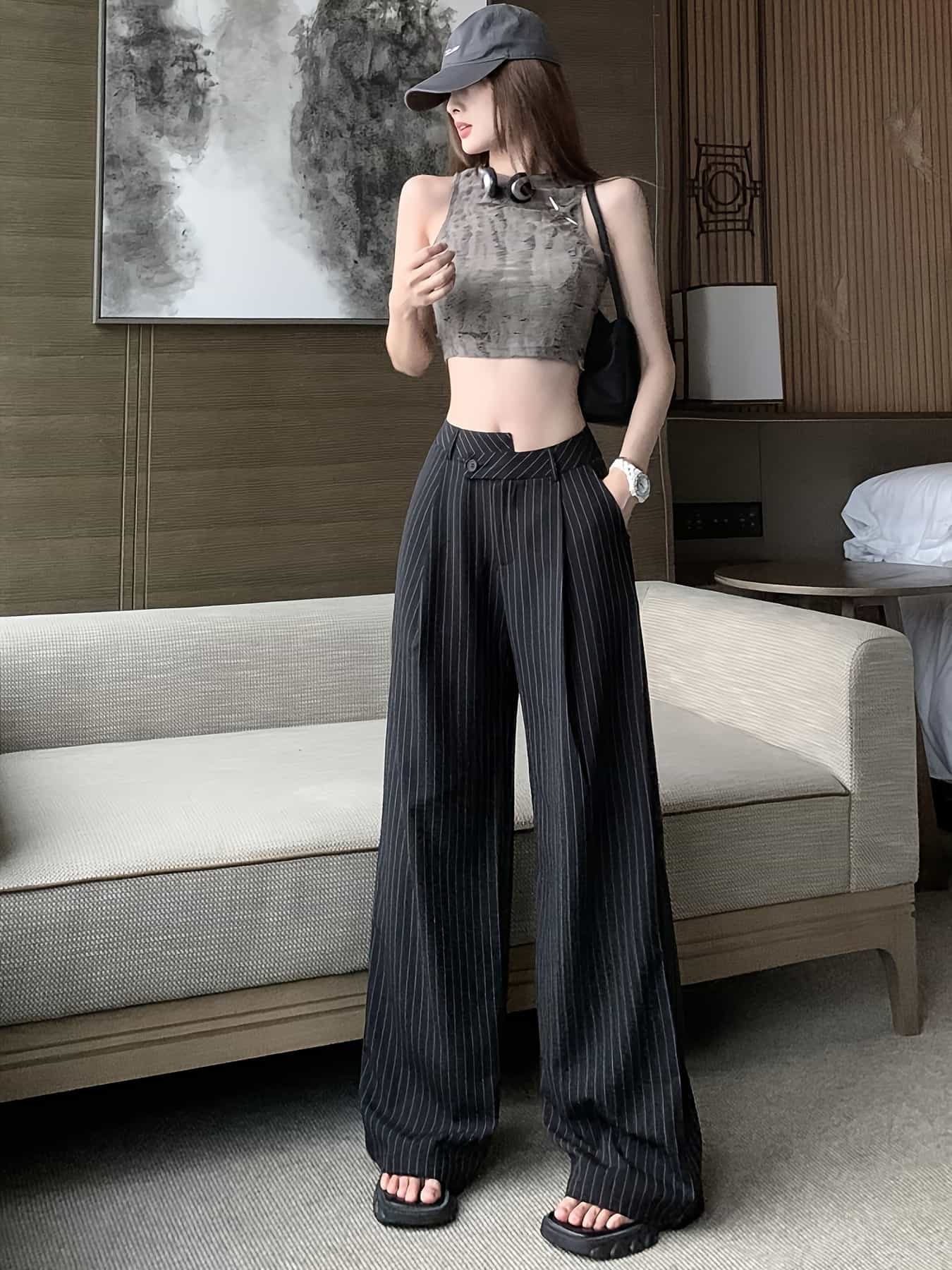 【美脚魅せ】ストライプ ワイドパンツ レディース ハイウエスト アシメ ウエスト スラックス ストレート ズボン ロング丈 落ち感 センタープレス 縦縞 タックパンツ ゆったり 体型カバー 着痩せ 脚長 美脚効果 通勤 オフィス OL キレイめ カジュアル 春夏秋 黒 白