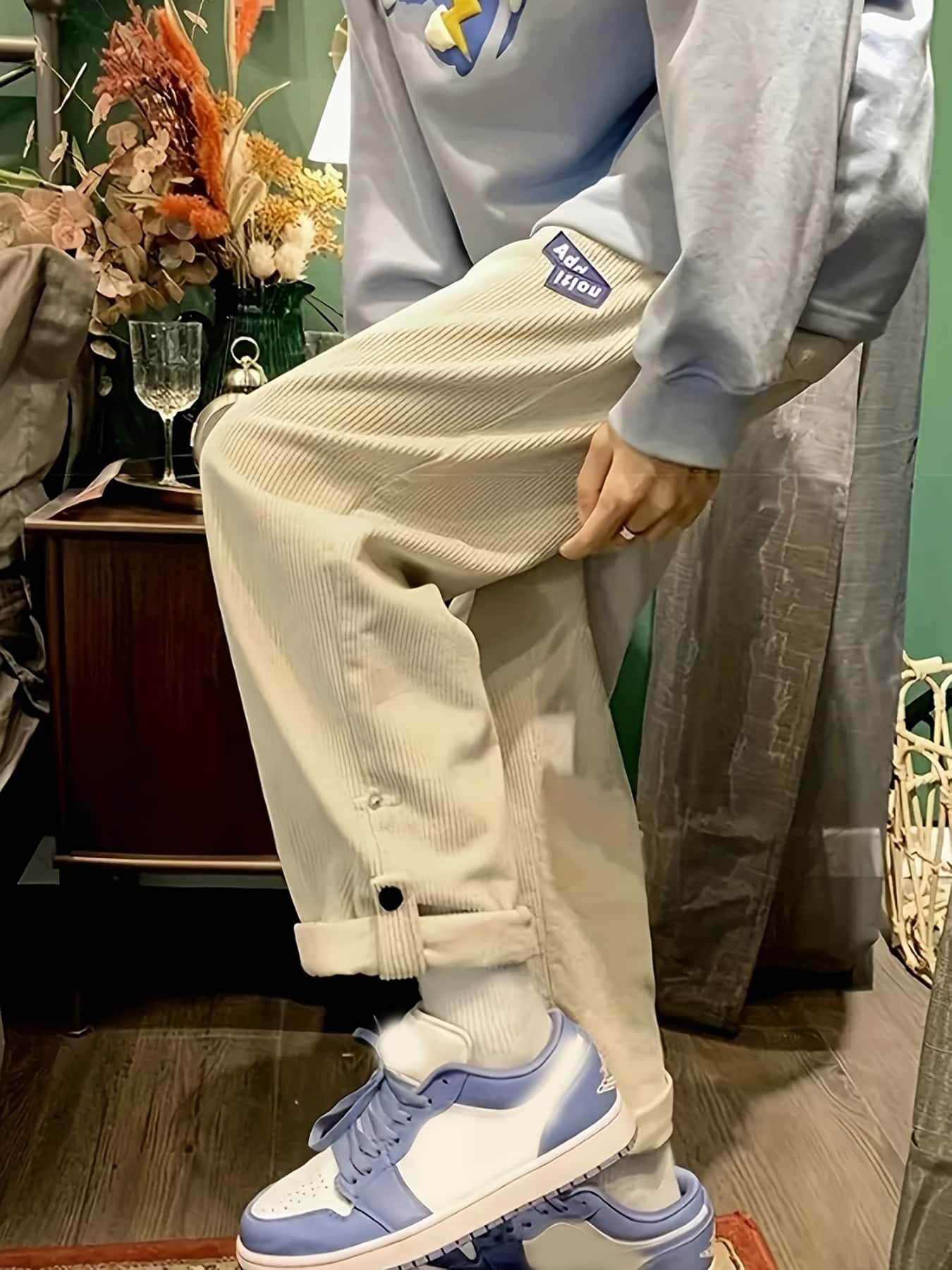 【ロールアップ】コーデュロイ ワイドパンツ レディース ストレートパンツ ズボン ボトムス 裾ボタン ハイウエスト 太畝 カジュアル ゆったり 楽ちん 暖か あったか 体型カバー 着痩せ 脚長効果 美脚 細見え 大きいサイズ 無地 秋 冬 春 韓国風 ファッション 可愛い