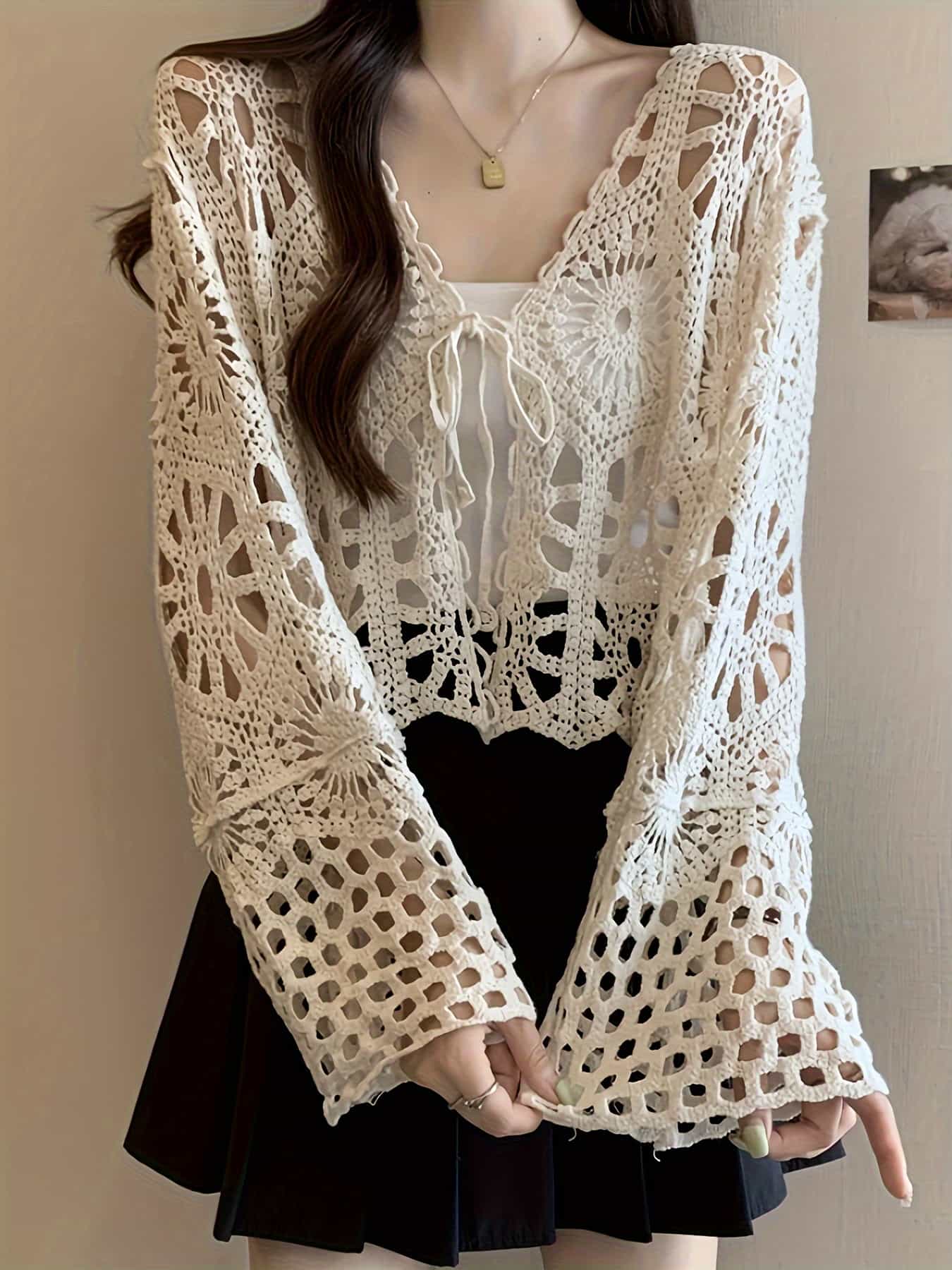 【レトロ可愛い】 カーディガン レディース 透かし編み かぎ針編み ニット トップス 羽織り Ｖネック 長袖 ショート丈 前開き フロントリボン 花柄 クロシェ編み レース調 ボレロ 日焼け防止 冷房対策 体型カバー 着痩せ 透け感 シアー 涼しい 重ね着 大人可愛い