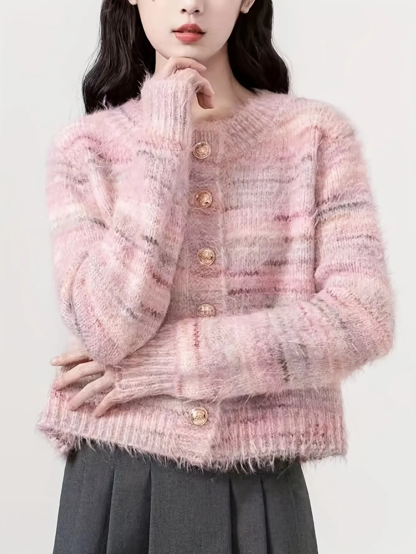 【シャギーニット】 カーディガン レディース ニット セーター グラデーション 段染め 羽織り クルーネック 金ボタン ショート丈 暖かい 厚手 トップス 前開き 長袖 ゆるニット 体型カバー 着痩せ 細見え ふわふわ モヘアタッチ 大人可愛い きれいめ カジュアル 通勤