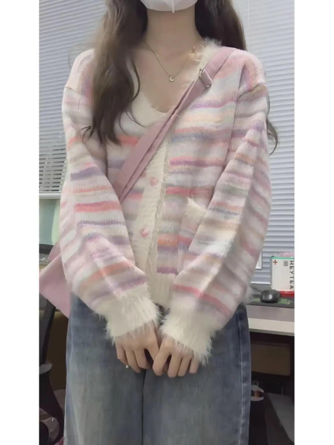 【ふわふわ起毛】カーディガン レディース ニット レインボー ボーダー Vネック トップス 羽織り 前開き ゆるニット オーバーサイズ ビッグシルエット ゆったり 長袖 シャギー モヘアタッチ 体型カバー 着痩せ 二の腕カバー 大人可愛い フェミニン カジュアル 韓国風|Yokos