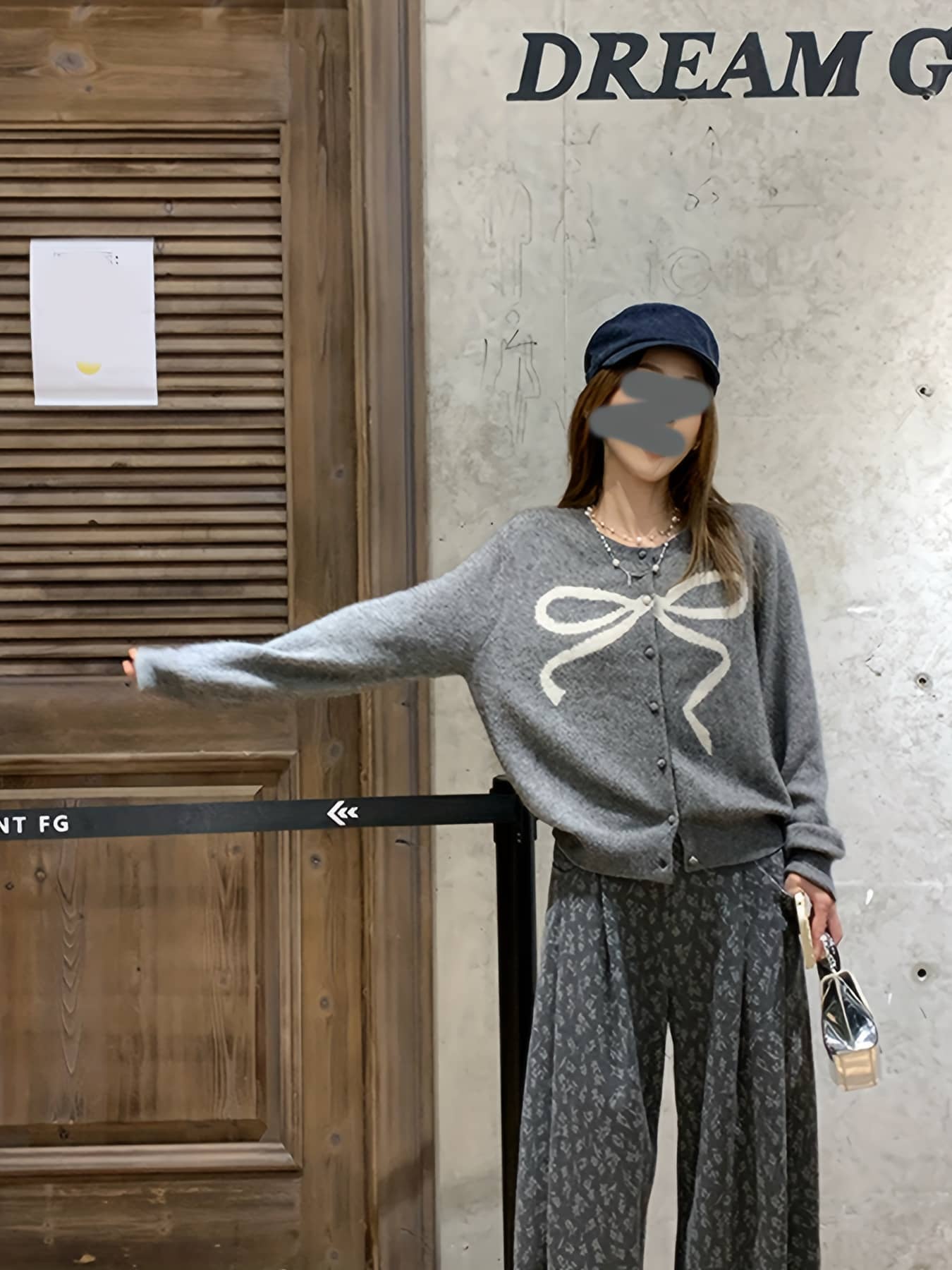 【リボンモチーフ】 ニット カーディガン レディース 秋冬 羽織り トップス 前開き 長袖 厚手 暖かい ゆったり 体型カバー 着痩せ レトロ ガーリー 大人可愛い きれいめ カジュアル オフィス 通勤 通学 お出かけ デート グレー 20代 30代 40代 50代 秋服 冬服｜Yokos