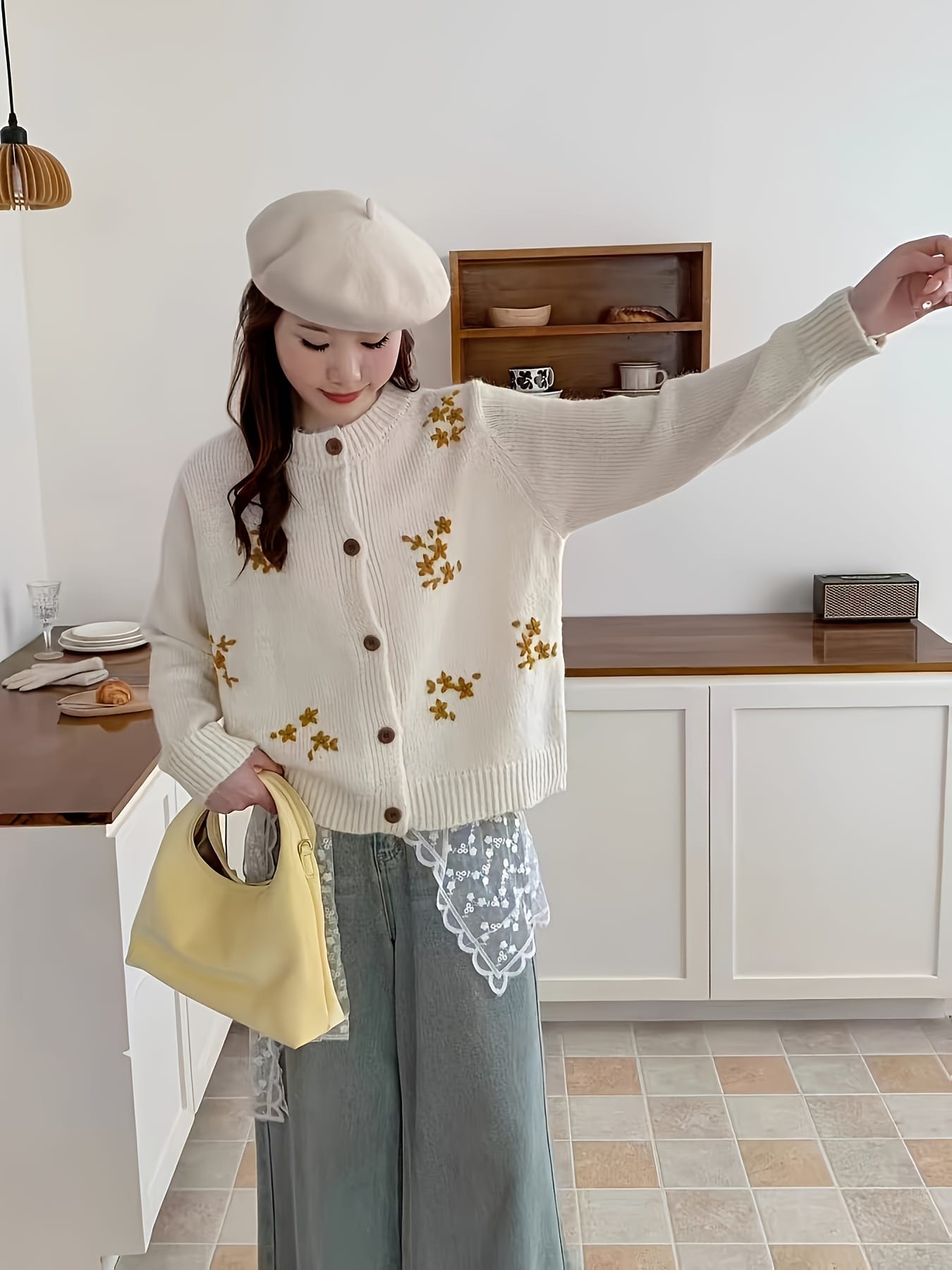 【花柄刺繍】カーディガン レディース ニット セーター 丸首 クルーネック トップス 羽織り 前開き 長袖 ボタン 柔らかい ゆったり 体型カバー 着痩せ ルーズ カジュアル 大人可愛い きれいめ フェミニン ナチュラル レトロ ボタニカル 春 秋 冬 オフィス デート