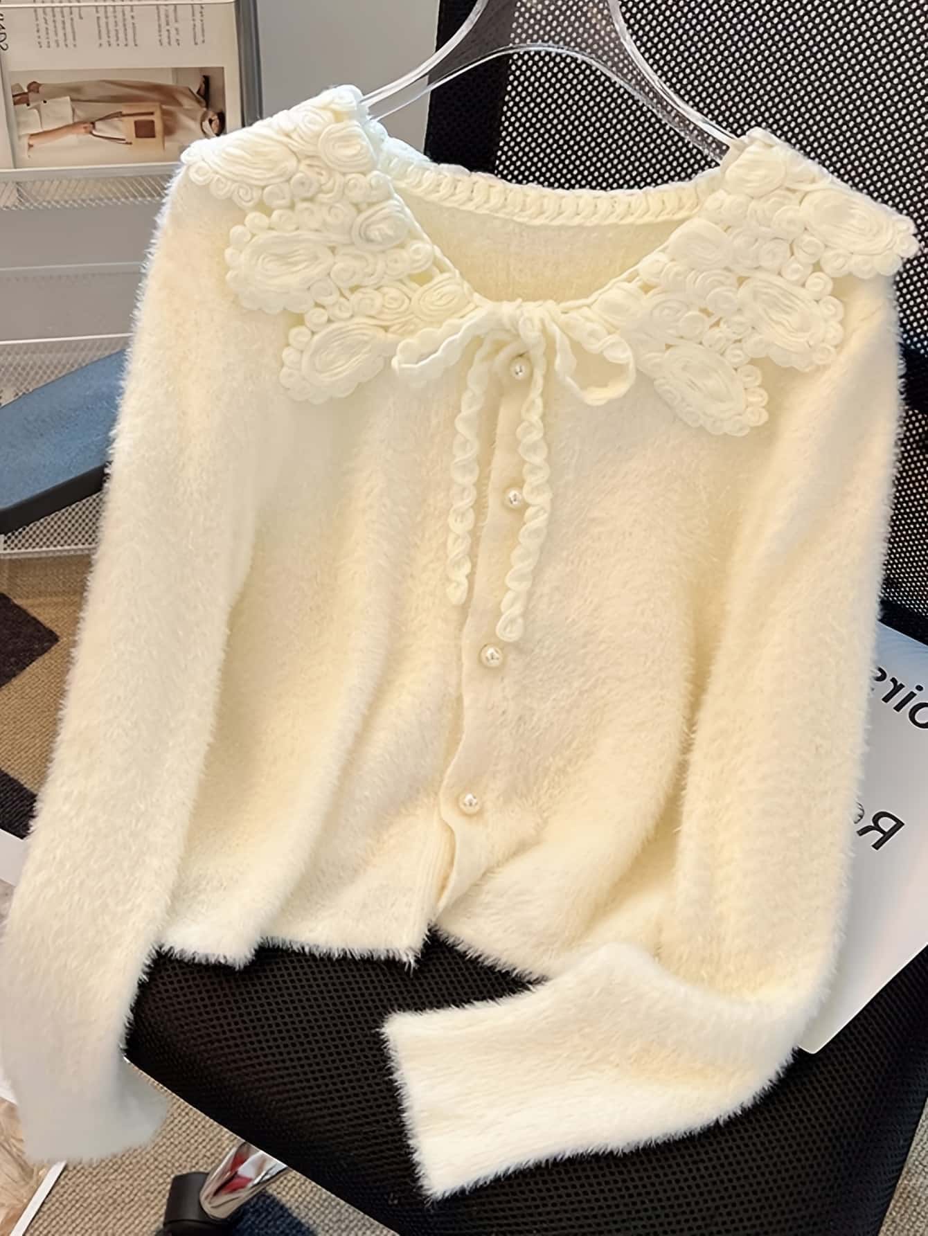 【大人可愛い】カーディガン レディース シャギーニット ビッグカラー レース襟 刺繍 リボン パールボタン トップス ニット セーター 羽織り 前開き 長袖 ショート丈 もこもこ ふわふわ ミンクタッチ フェイクファー 体型カバー 着痩せ きれいめ フェミニン レトロ