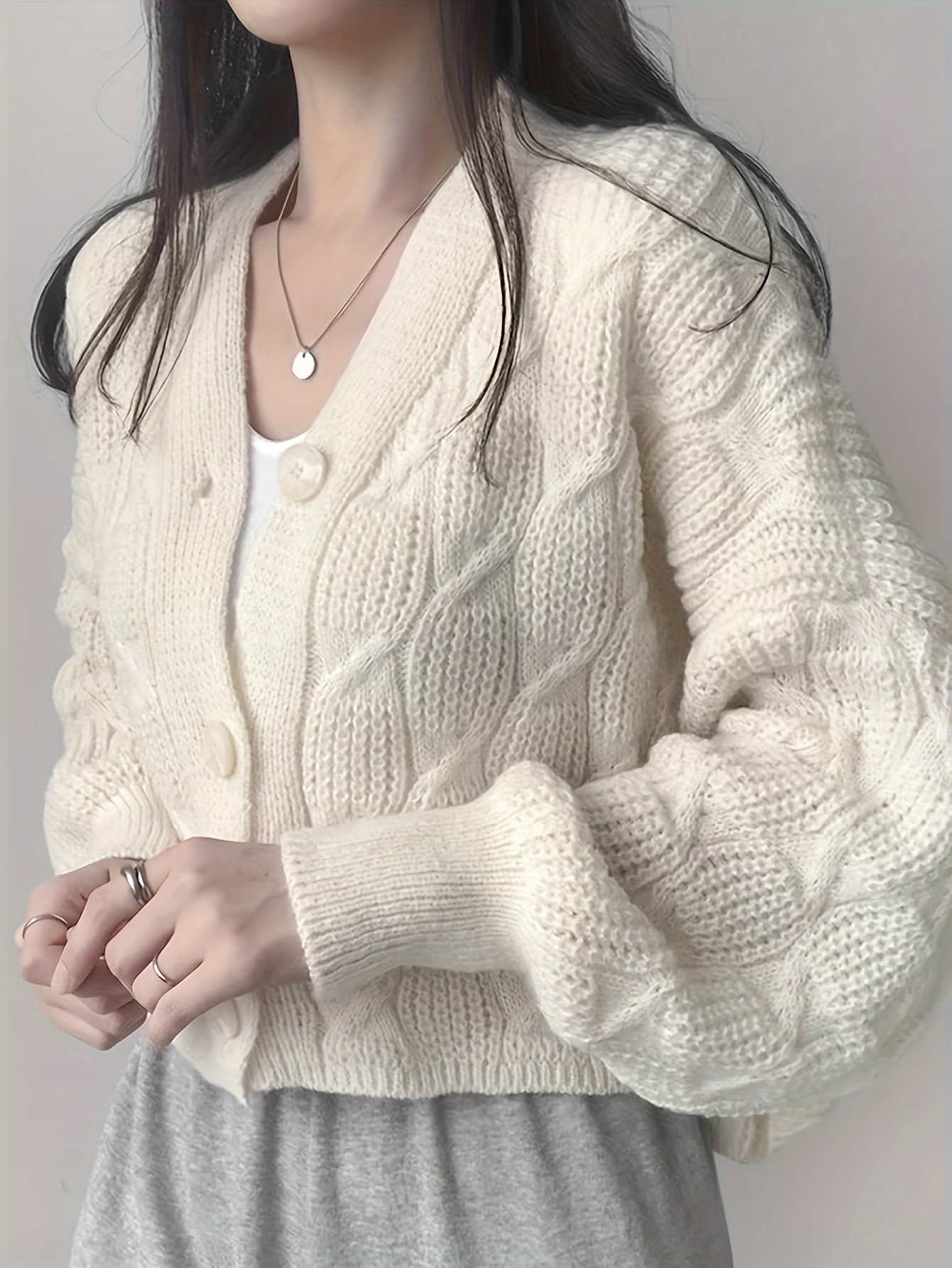 【大人可愛い】 カーディガン レディース Vネック ニット ケーブル編み セーター 羽織り トップス カーデ 前開き ボタン ドロップショルダー ボリューム袖 長袖 ゆったり ショート丈 体型カバー 着痩せ 華奢見え 二の腕カバー 洗える オフィス 通勤 OL 普段使い デート 9,356円