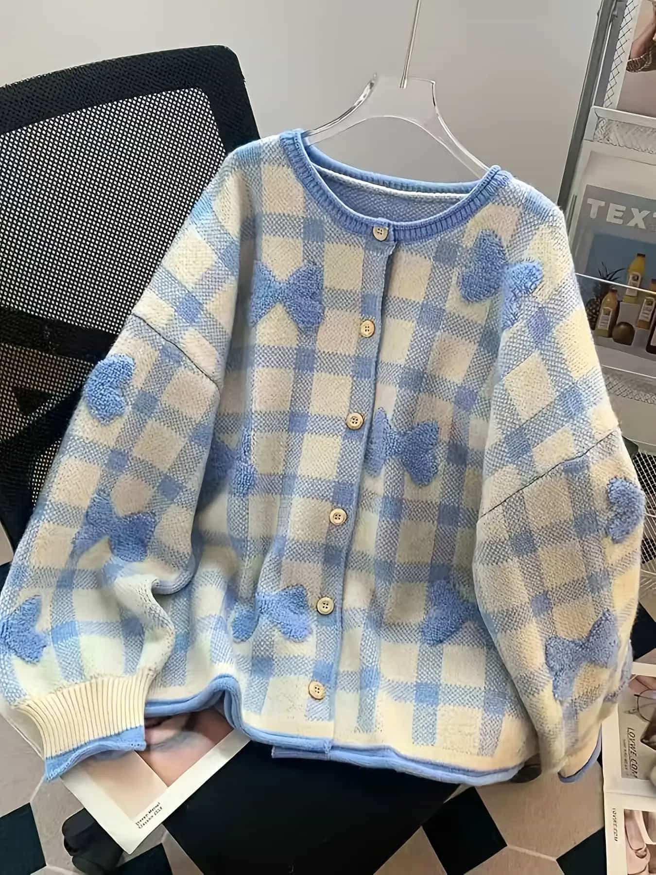 【大人可愛い】カーディガン レディース ニット チェック柄 リボン 立体 クルーネック 丸首 前開き セーター トップス 長袖 3Dリボン 総柄 ニットカーデ 厚手 暖かい 防寒 ゆったり 体型カバー オーバーサイズ ビッグシルエット ドロップショルダー 着痩せ カジュアル