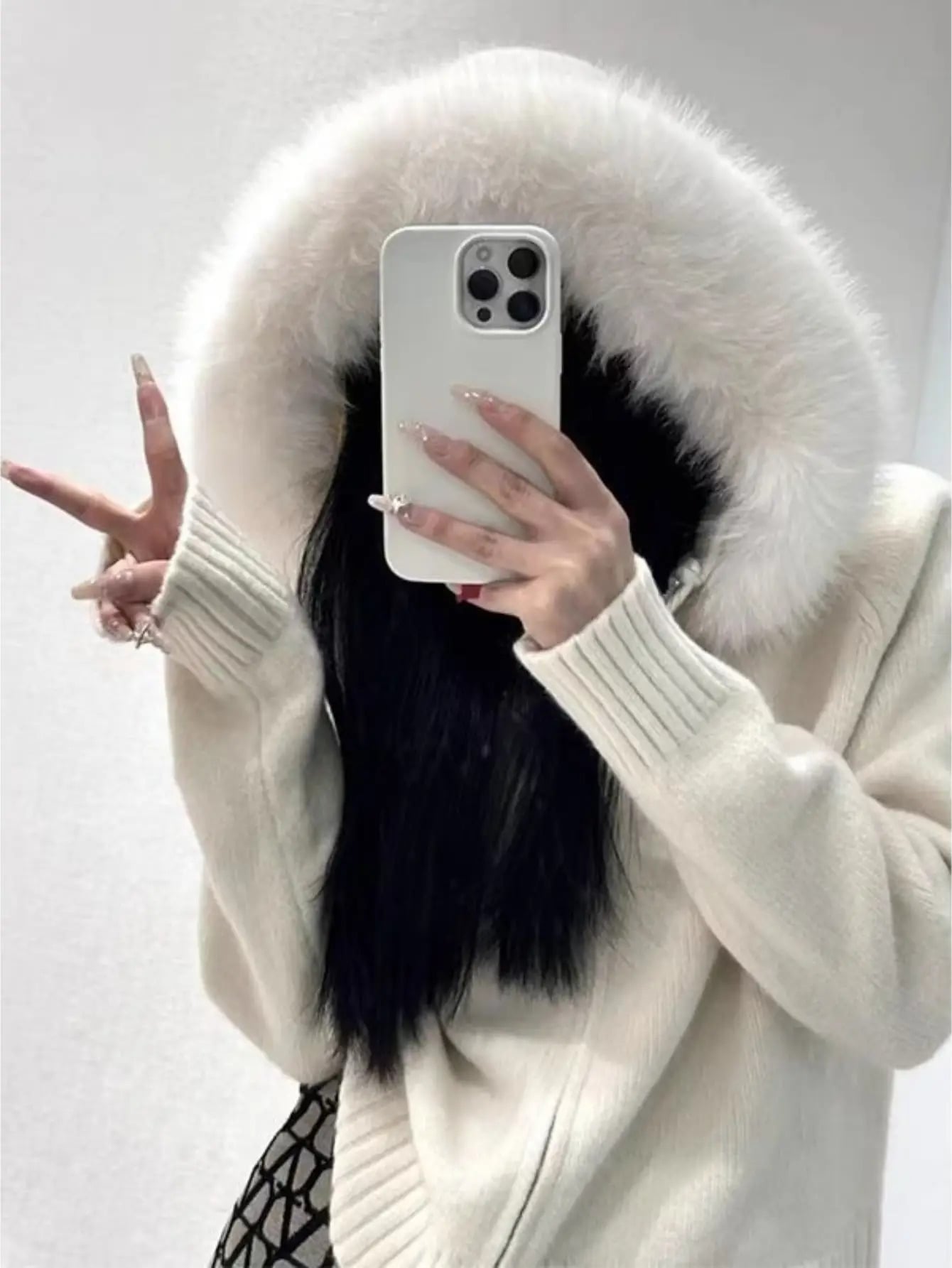【小顔効果】ファー付き ニット パーカー レディース ジップアップ カーディガン アウター フード付き エコファー フェイクファー 羽織り 暖かい トップス 長袖 リブ ざっくり ゆる ビッグシルエット セーター 秋冬 防寒 着痩せ 体型カバー 華奢見え 大人可愛い
