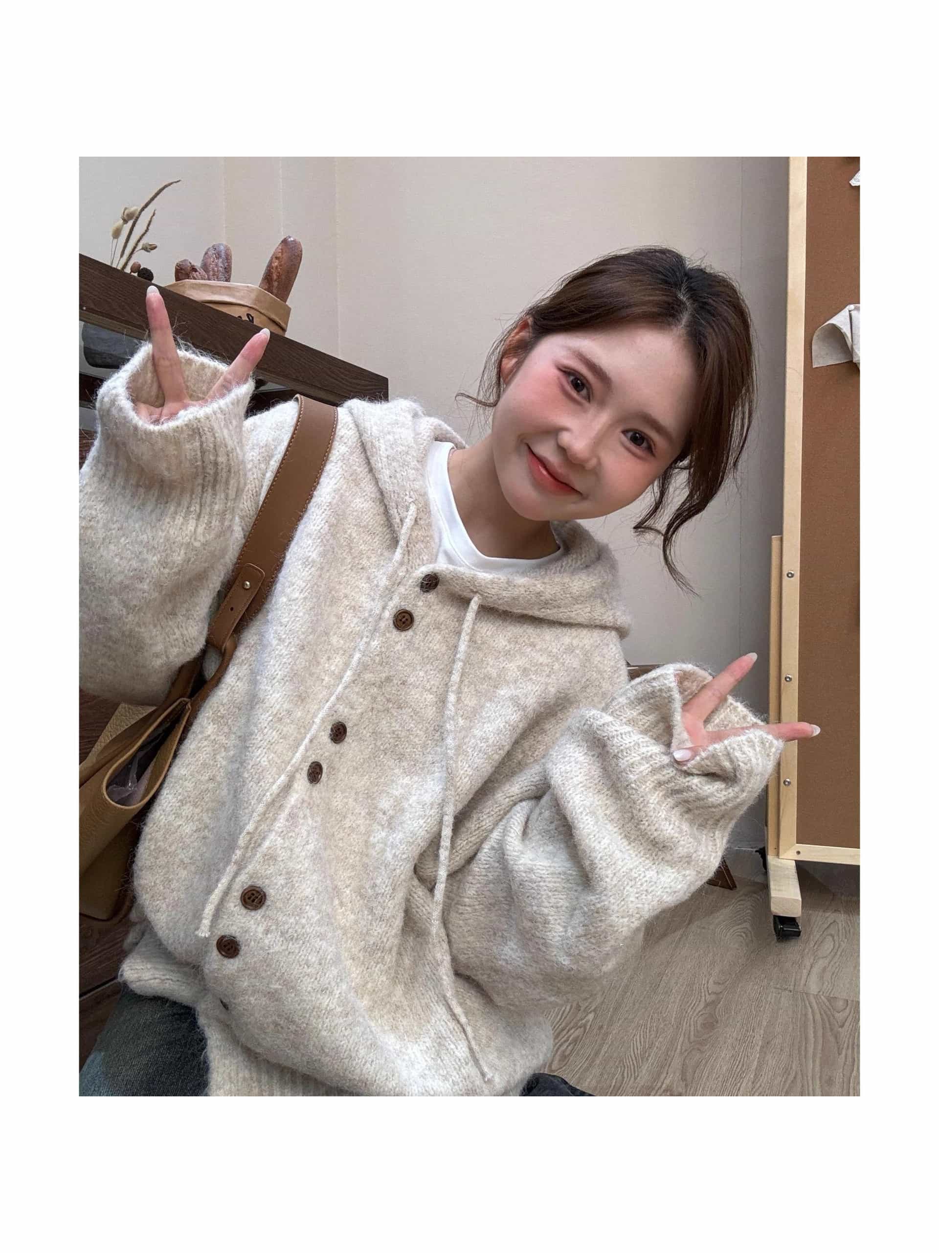 ニット カーディガン レディース フード付き パーカー 厚手 羽織り トップス セーター 長袖 秋 冬 オーバーサイズ ビッグシルエット ゆったり 体型カバー 着痩せ 暖かい 韓国 ファッション 柔らかい モヘア風 起毛 大人可愛い きれいめ カジュアル オフィス 通勤 通学