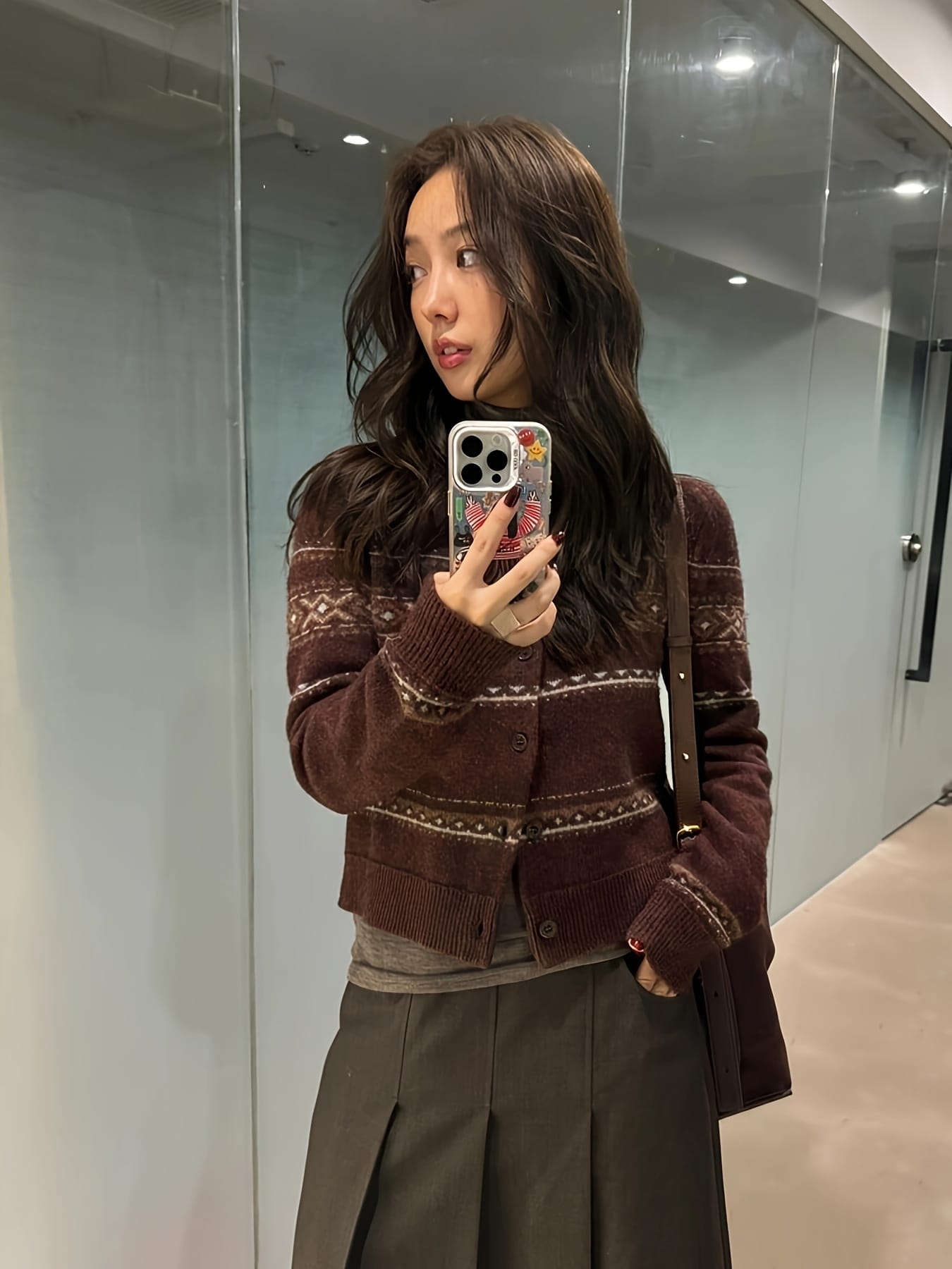 【レトロ柄】カーディガン レディース 厚手 ニットカーディガン 丸首 セーター 長袖 トップス 羽織り 前開き ボタン 幾何学模様 ノルディック 総柄 クルーネック ニット 柔らかい 秋 冬 春 カジュアル 暖かい 体型カバー 二の腕カバー 重ね着 レイヤード 通勤 OL 通学