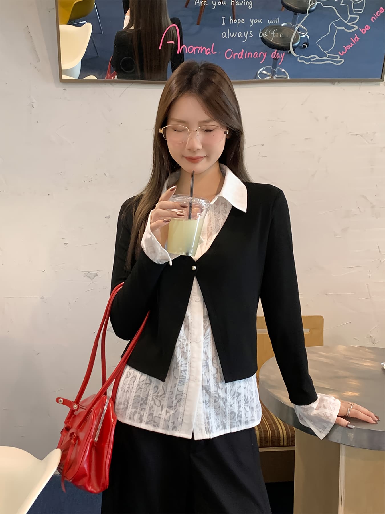 【パールボタン】ジャケット レディース 重ね着風 レース 切り替え カーディガン 襟付き トップス 長袖 フェイクレイヤード ブラウス シャツ ライトアウター 春 秋 冬 事務服 制服 仕事着 痩せ見え 細見え 着痩せ オフィス 通勤 OL ママコーデ 参観日 入学式 卒業式