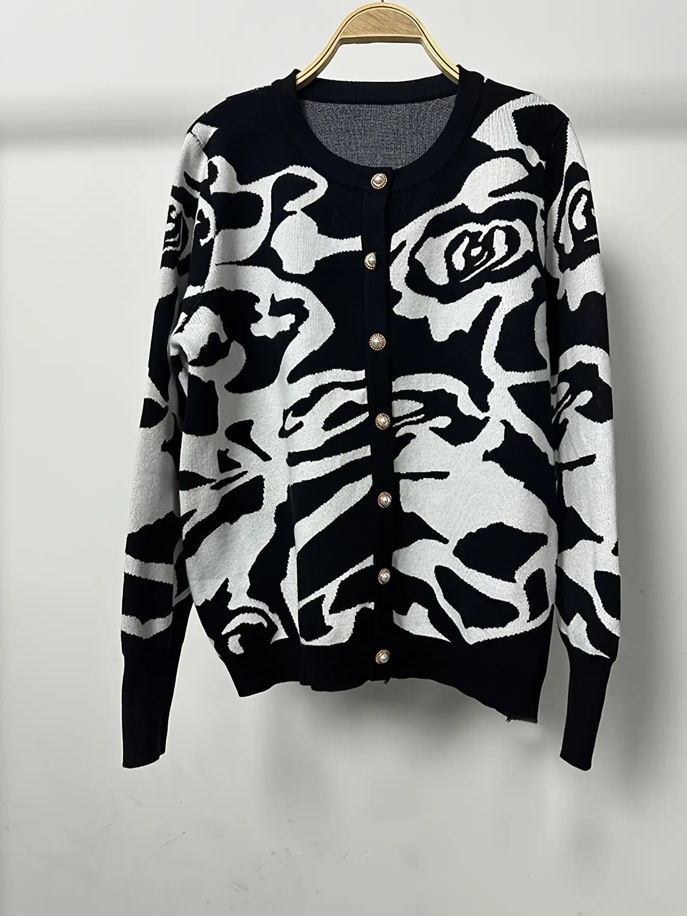 カーディガン レディース 長袖 ニット トップス クルーネック バイカラー ジャカード 上品 柔らか 暖かい 伸縮性 着回し 前開きボタン 着痩せ セーター エレガント 普段着 通勤 秋 冬