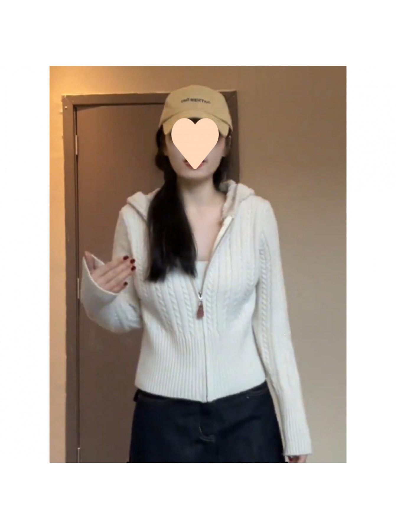 ニットカーディガン レディース ケーブル編み パーカー ジップアップ フード付き タイト スリム ショート丈 セーター 羽織り トップス 長袖 無地 ケーブルニット ジップパーカー 柔らかい 前開き 着痩せ 細見え フィット きれいめ 大人可愛い カジュアル シンプル 春