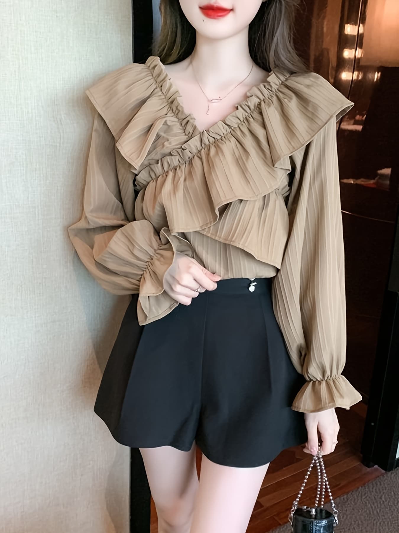 【華やか見え】ブラウス レディース 長袖 フリル カシュクール トップス シャツ プリーツ シフォン Ｖネック オフショル 盛り袖 キャンディースリーブ ボリューム袖 ぽわん袖 体型カバー 二の腕カバー 着痩せ 細見え きれいめ カジュアル オフィス 通勤 春 夏 秋