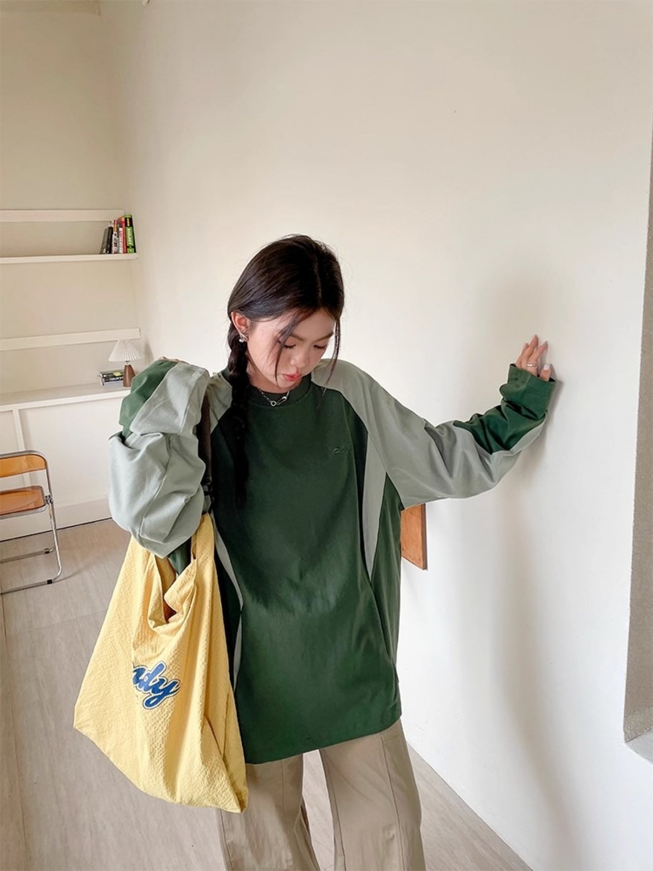 【レトロ配色】ロンT レディース ラグランスリーブ 長袖 Tシャツ カットソー 配色 切り替え ビッグシルエット スウェット トレーナー プルオーバー クルーネック 丸首 チュニック トップス ゆる 部屋着 ルームウェア 古着風 体型カバー 着痩せ お尻が隠れる 華奢見え