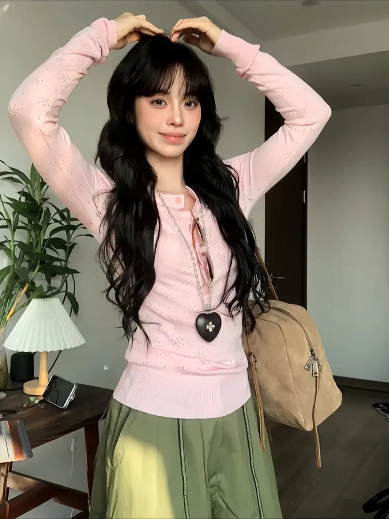 【大人可愛い】 カットソー レディース 長袖 透かし編み ニット ロンT トップス ヘンリーネック ボタン スリム タイト 細見え 着痩せ ピンク 幾何学模様 レトロ 重ね着 インナー 通勤 オフィス カジュアル 春 夏 秋 冬 柔らかい ストレッチ プルオーバー フェミニン