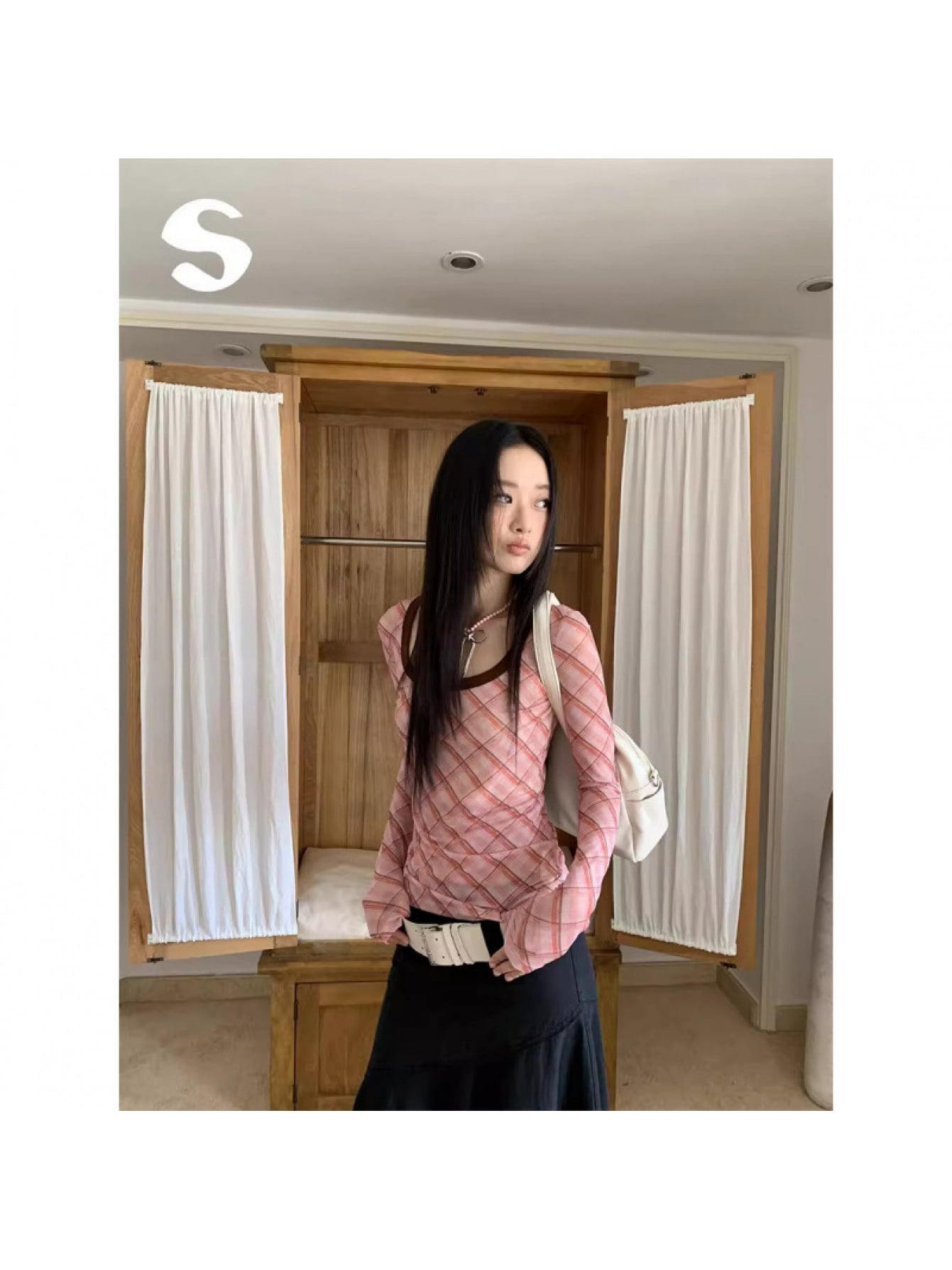 【韓国ガーリー】 チェック柄 トップス レディース カットソー 長袖 Tシャツ ロンT ピンク 配色 スリム タイト 細見え 着痩せ クルーネック 丸首 シアー 透け感 ニュアンスカラー 格子柄 総柄 伸縮性 ストレッチ きれいめ カジュアル Y2K レトロ 春 秋 冬 インナー