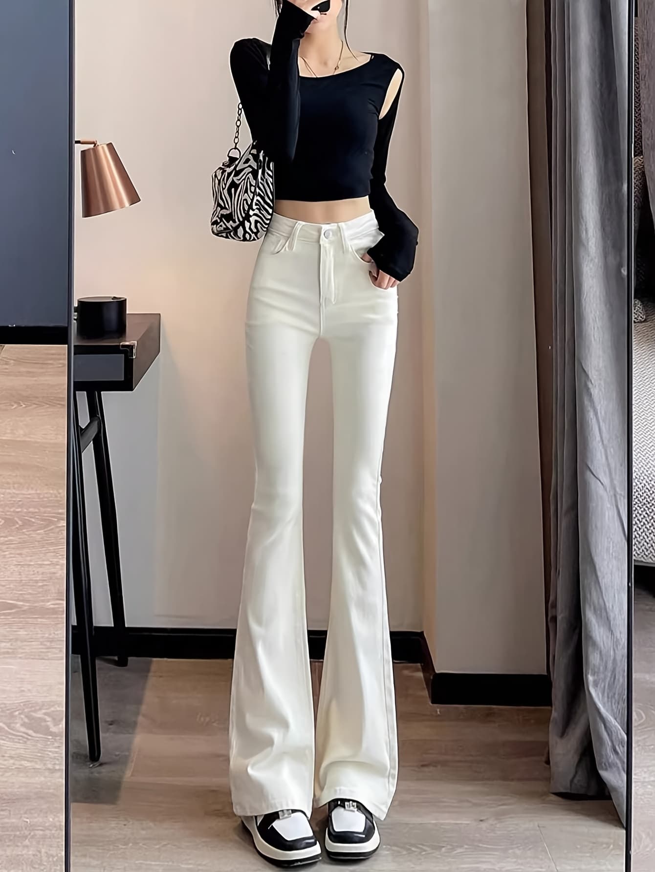 【美脚効果】デニム パンツ レディース ブーツカット ジーンズ ハイウエスト ベルボトム ジーパン ロング丈 ストレッチ 伸縮性 ズボン ボトムス 白 ホワイト アイボリー 無地 カジュアル きれいめ 大人可愛い 韓国 ファッション 20代 30代 40代 通勤 通学 デート
