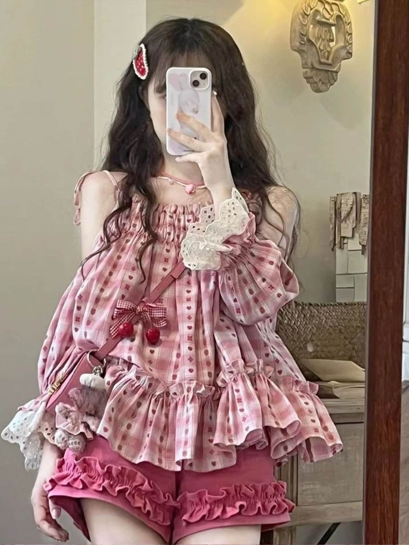 【2点セット】 セットアップ レディース ギンガムチェック オフショルダー トップス ショートパンツ フリル レース 春 夏 上下セット 2点set ブラウス 肩出し リボン 袖コンシャス ティアード チュニック ズボン 短パン ウエストゴム 大人可愛い 地雷系 量産型