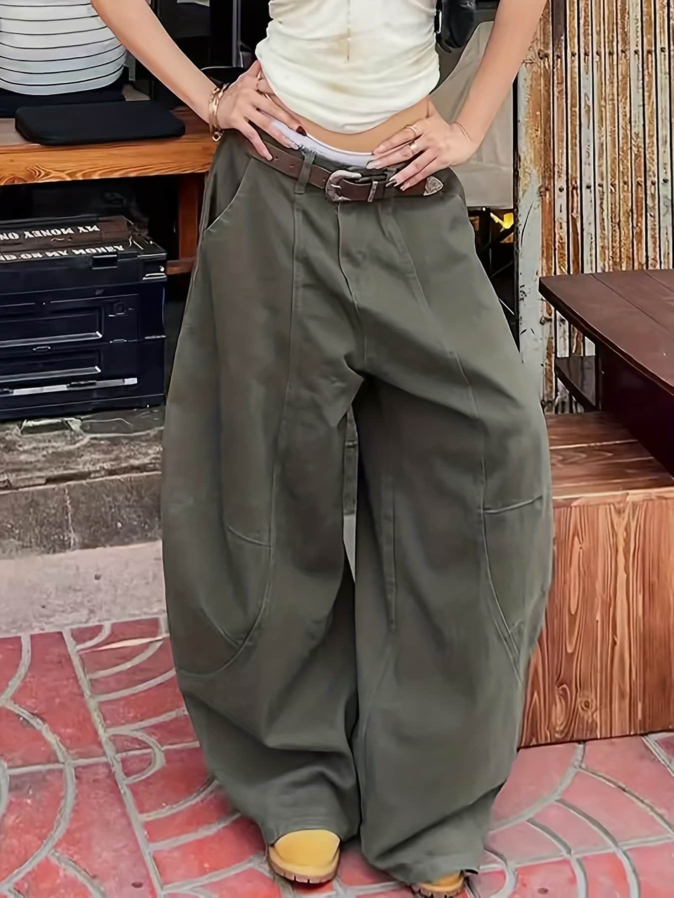 【ストリート系】ワイドパンツ レディース デニム風 ワークパンツ カーゴパンツ 極太 ゆるだぼ ビッグシルエット ボトムス ズボン ロングパンツ カジュアル ヴィンテージ風 ミリタリー 立体裁断 アーミーグリーン カーキ ブラック 韓国 ファッション 体型カバー 着痩せ
