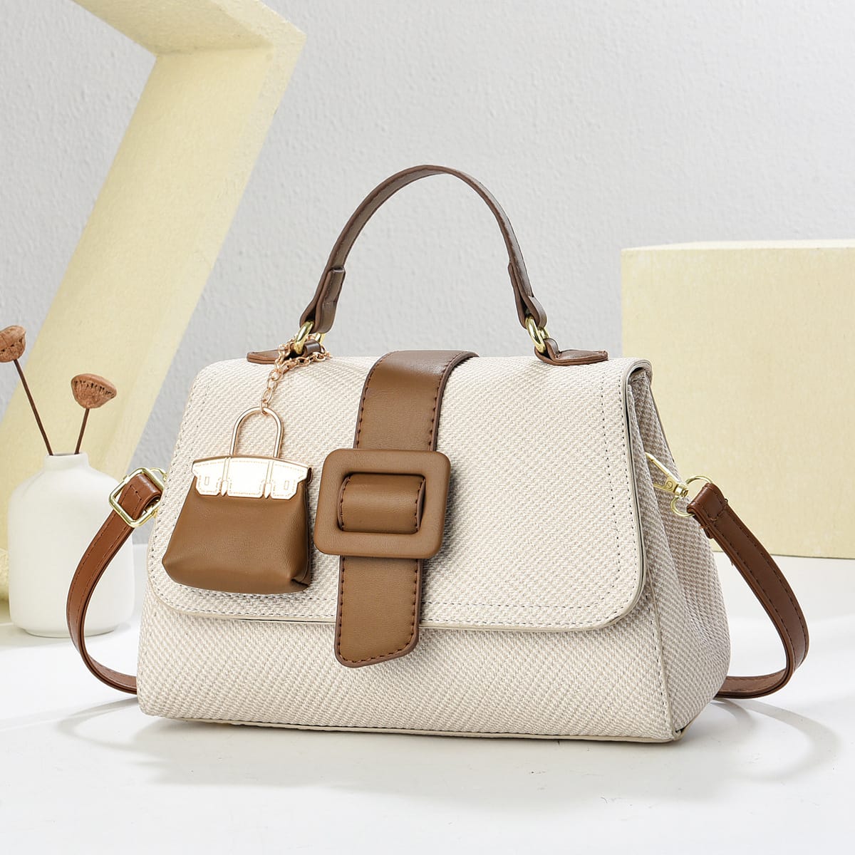 ハンドバッグ レディース 2way ショルダーバッグ 斜め掛け 鞄 肩掛け 手提げ 自立 チャーム付き ヘリンボーン柄 上品 きれいめ 通勤 通学 フォーマル 結婚式 卒業式 入学式 カジュアル スク｜Yokos