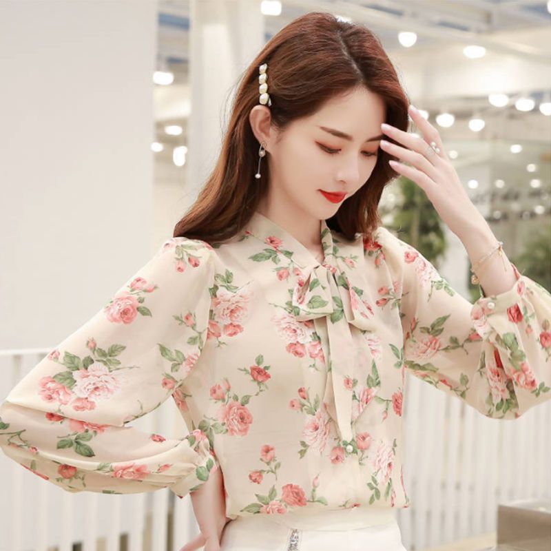 ブラウス レディース 長袖 花柄 シャツ ボウタイ リボン シフォン とろみ 立ち襟 華やか オフィス 通勤 フェミニン トップス 上品 総柄 プリント フォーマル 事務服 春 秋｜Yokos