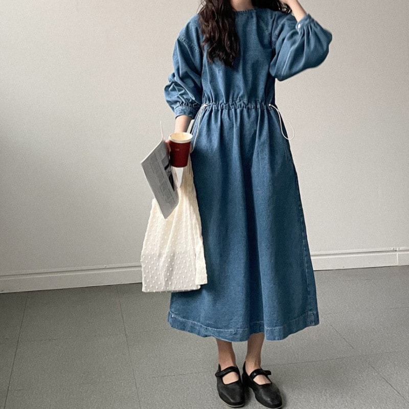 デニムワンピース ロング レディース 長袖 クルーネック ウエスト絞り ドロスト 体型カバー Aライン ゆったり カジュアル 春 秋 きれいめ 無地 コットン 柔らかい ブルー|Yokos