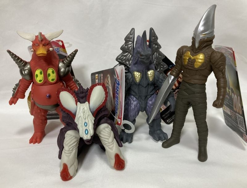 楽天市場】バンダイ【セット版売】ソフビ ウルトラマン 10点セット