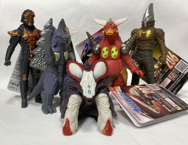 楽天市場】バンダイ【セット版売】ソフビ ウルトラマン 10点セット
