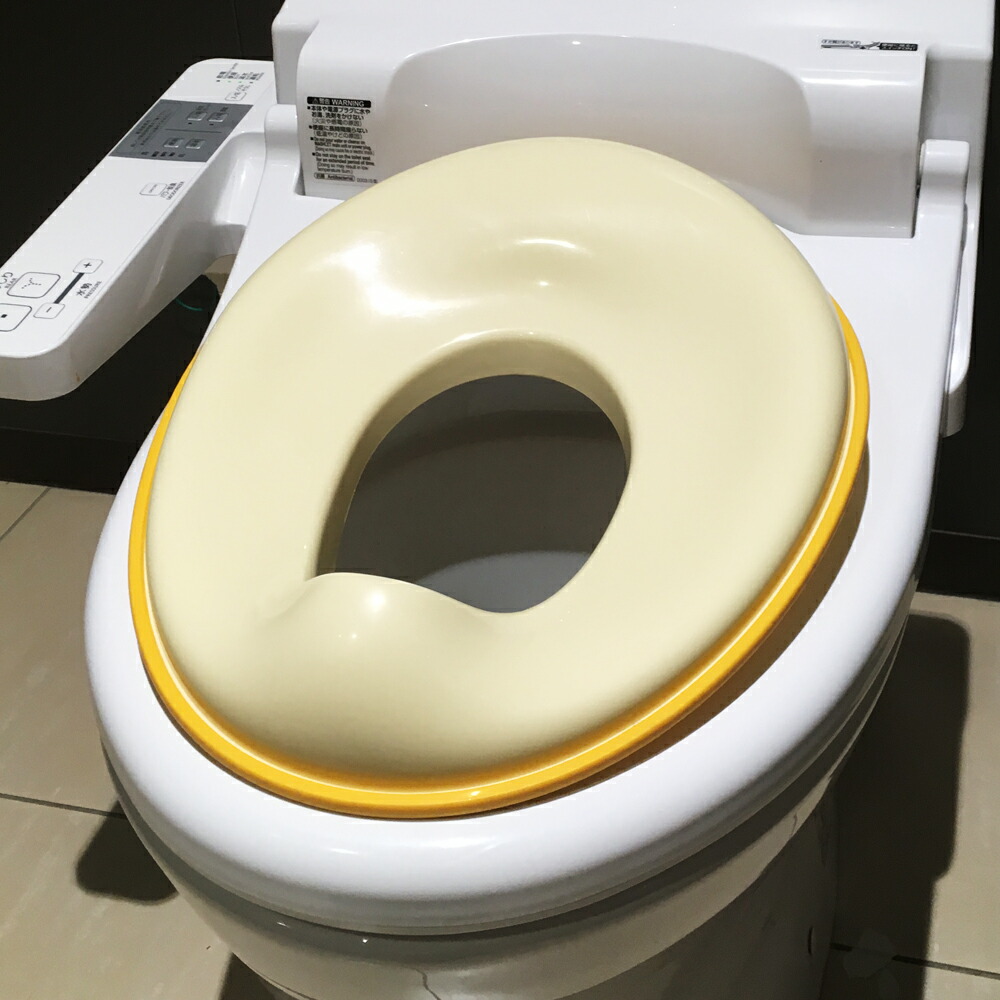 楽天市場 送料無料 シンプルな補助便座 オレンジ 壁掛け可能です トイレトレーニング 練習 トイレ補助 ベビーショップ