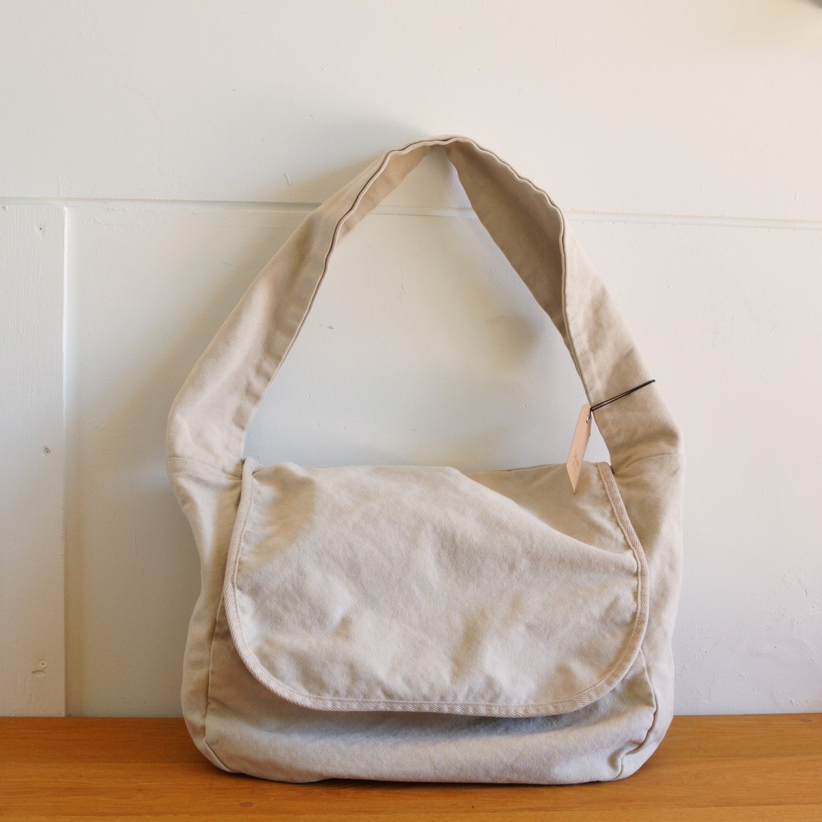 20/80｜トゥエンティーエイティー Product dyed #8 canvasmessenger bag 大きさ：free 色つや：象牙色
