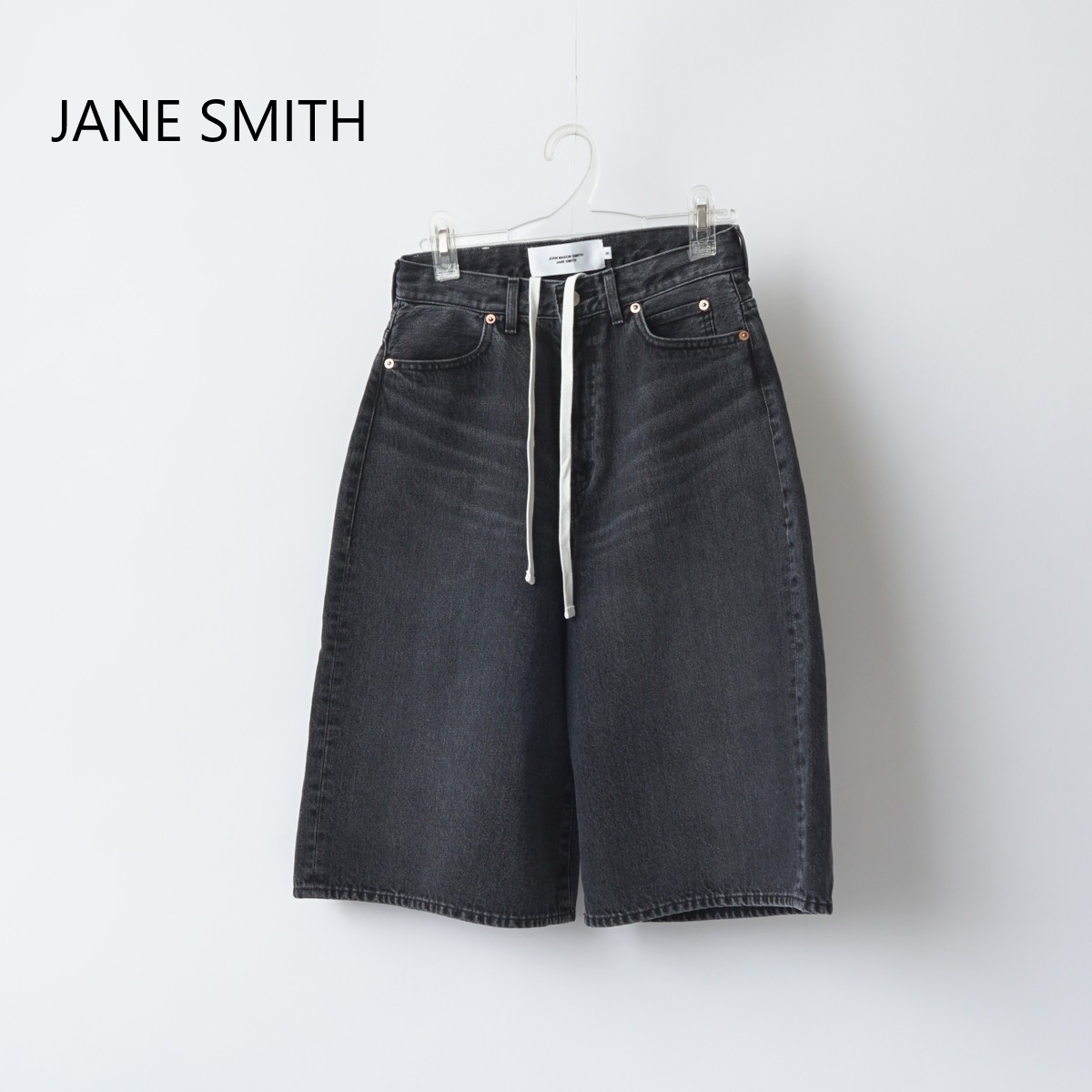 JANE SMITH/ジェーンスミス・13薬局衡オンス Denim 15inch short pants 大きさ：24 - 26 色つや：黒いこと