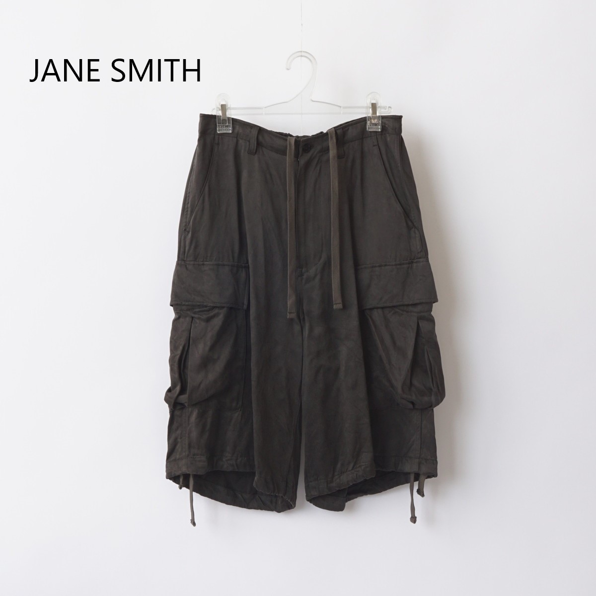 JANE SMITH/ジェーンスミス・Washed cupro 6 pocket shorts 大きさ：XS - S 色合い：黒いこと