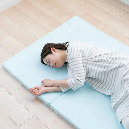 [マットレス] シングル 幅91cm ベーシック 日本製 ウレタンフォーム コンパクト 長さ192cm 厚み4cm 軽量 4つ折り 来客用 省スペース アイボリー イエロー ライトブルー オレンジ