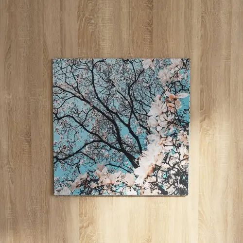 季節感あふれる一枚で、心安らぐ空間に 花のアートパネル