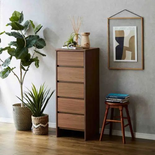 どんなお部屋にも馴染むシンプルさ 国産スリムチェスト ブラウン 26,650円