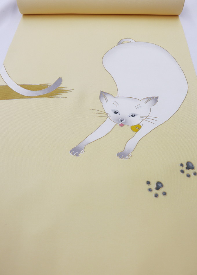 【猫好きさん必見★】未仕立て◆九寸名古屋◆クリームイエロー地　猫柄・足跡【新品】※若干訳あり特価（画像参照）※　洒落帯