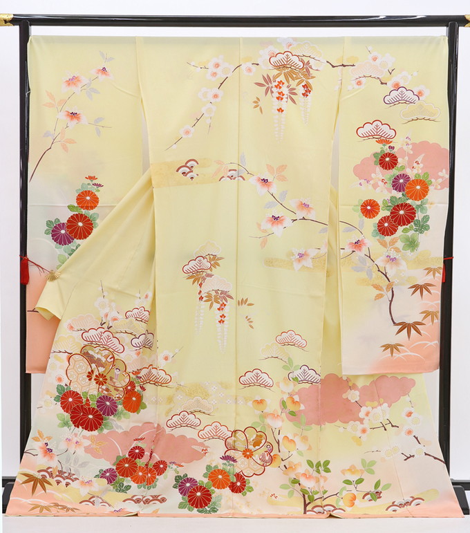★【下見板ＯＫ】未仕立てもの 新品振袖【墨付き京友禅染】丹後ちりめん◆仮絵羽◎皮膚軟化剤黄色地 松に花爛漫【丹後ちりめん】金彩 紋設計◆