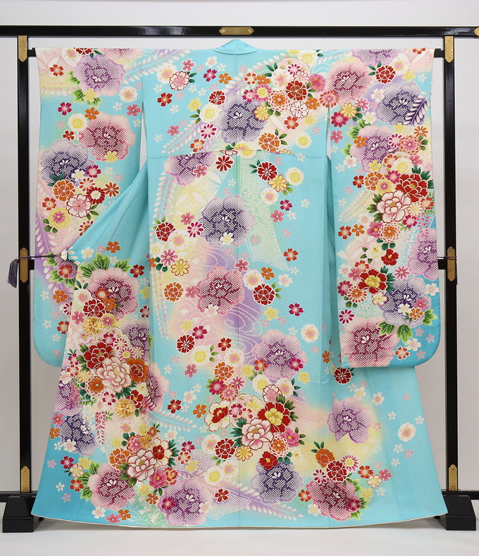 ◇振袖【中古】薄水色地・うっすら銀通し【状態ランクＢ】 9,483円