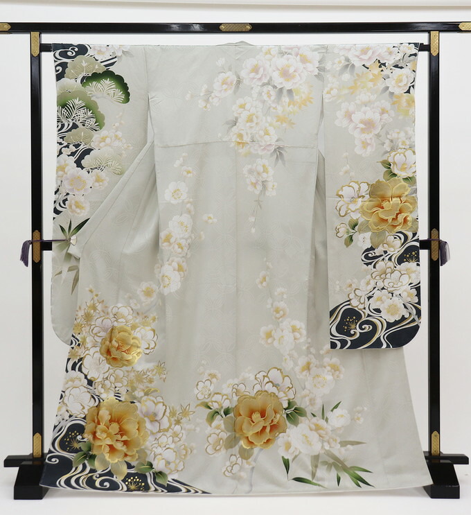 【新品◆お仕立て上り】振袖　正絹【丹後ちりめん】黄味を感じる薄グレージュ／ニュアンスカラー／くすみカラー