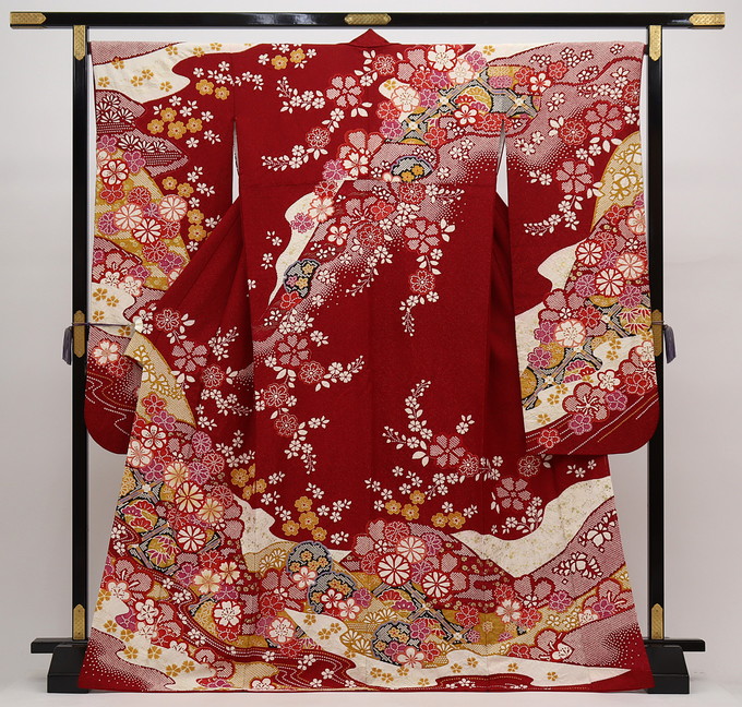 【裄長め】◇振袖【中古】定番一般受け★顔映りの似つかわしい濃赤 花爛漫 唐絞り 金通し【物質の状態序列付けるＢ】