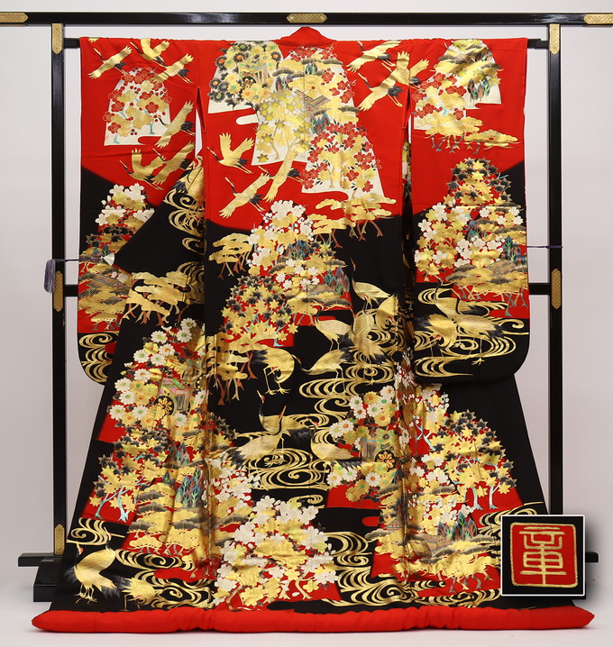 【友禅絵描き 秋山章ブランド名】色打掛 黒地×赤・金 航空鶴【中古】晴れ晴れしい絢爛◇【物質の状態序列付けるB】◆