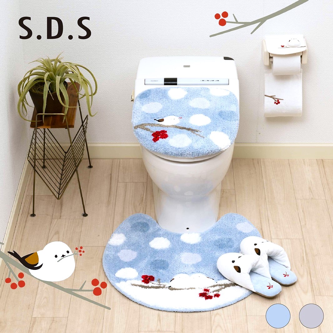 S.D.S トイレタリー 雪の妖精 ふわふわ可愛らしい『シマエナガちゃん』4点SET (トイレマット 約60&times;60cm、フタカバー、スリッパ、ペーパーホルダーカバー)4点　【御祝 内祝 ギフト　プレゼント 贈り物　ブランド】｜ユーティ店