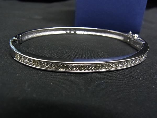 スワロフスキー バングル Fresh ブレスレット クリスタルパヴェ 美品 箱付 スワロフスキー バングル Fresh ブレスレット クリスタルパヴェ