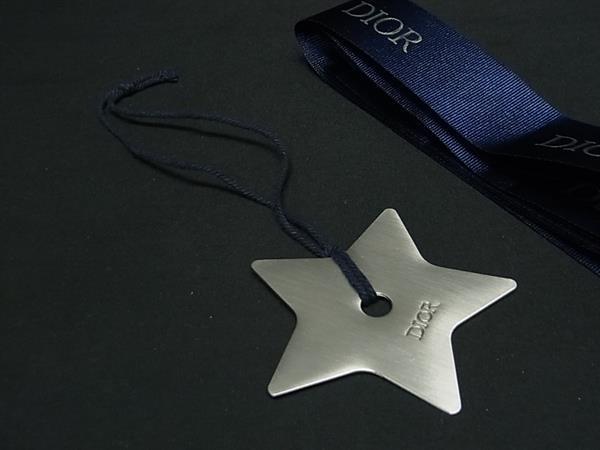 Diorチャーム ディオールからスニーカーをカスタムできる新作チャームが発売