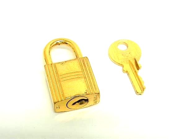 【美品】エルメス K24ゴールドメッキ パドロック カデナ リペア品 102番 美品】エルメス K24ゴールドメッキ パドロック カデナ リペア品